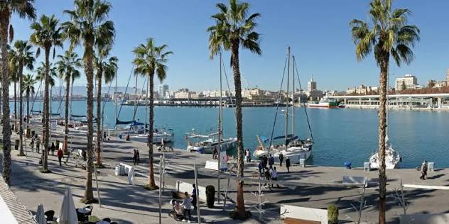 Muelle 1 en Málaga: El Paseo Marítimo Perfecto para Comer, Pasear y Disfrutar del Mediterráneo